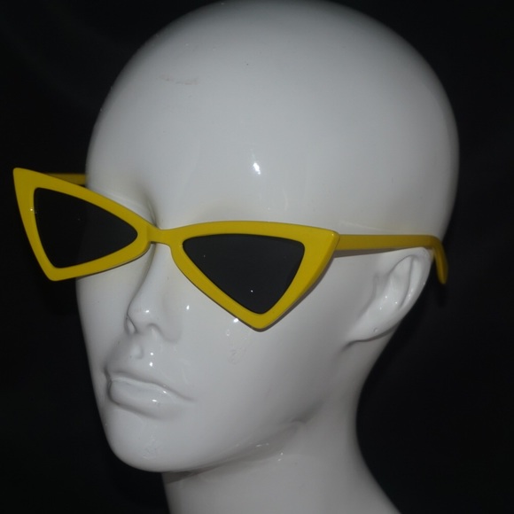 Accessories - Yellow triangle sunglasses